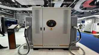 Deye High Voltage Outdoor Cabinet 100Kwh 200Kwh 300kwh Energy